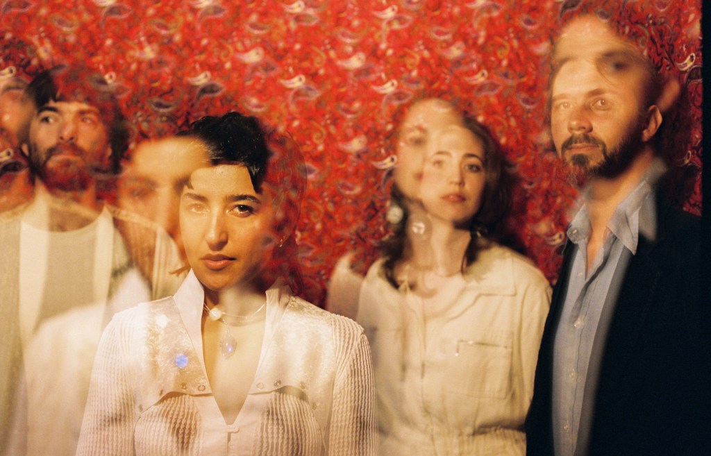 Transcending Borders: The Outernational Magic of Derya Yıldırım & Grup&nbsp;Şimşek